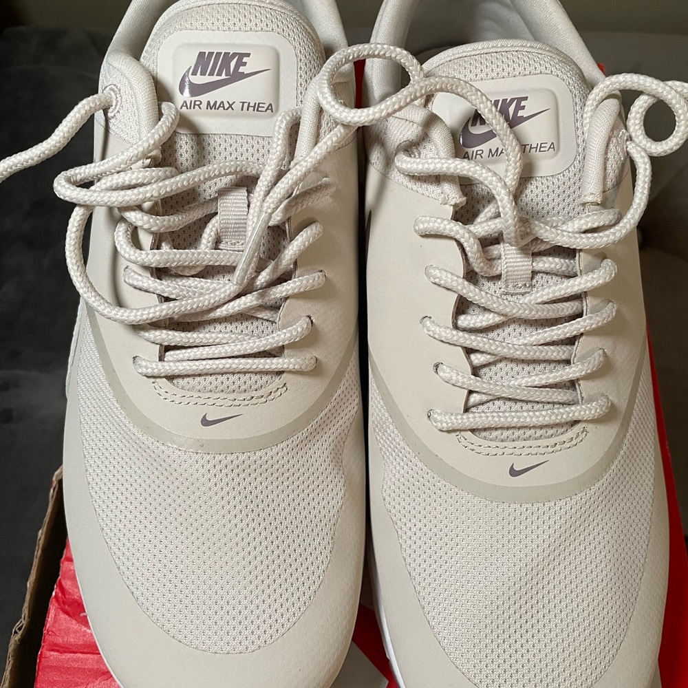 Nike Cream Sneakers Classic Design - Picture 4 of 7